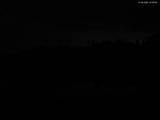 03 : 00