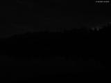 03 : 32