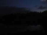 03 : 32