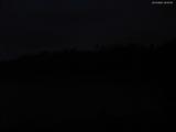 22 : 00