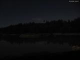 03 : 32