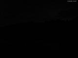21 : 04