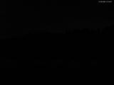 21 : 04