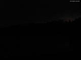 22 : 04