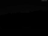 23 : 04