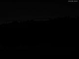 23 : 04