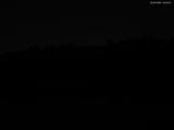 23 : 04