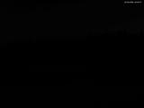 22 : 00