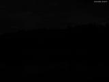 22 : 00