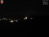 03 : 32