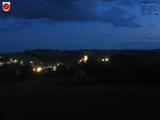 22 : 00