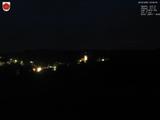 03 : 32