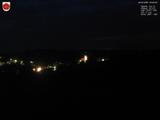 03 : 32
