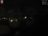 03 : 32