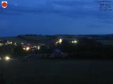 22 : 00