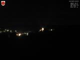 03 : 32