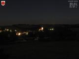 22 : 00
