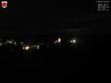 22 : 00