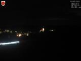 23 : 04