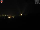 03 : 32