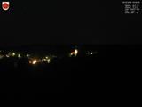 03 : 32