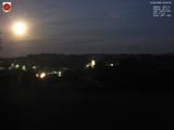 03 : 32