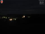 03 : 32