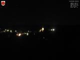 22 : 00