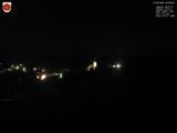 23 : 04