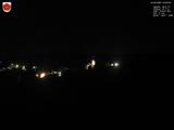 03 : 00