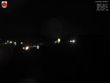 03 : 00