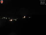 03 : 32
