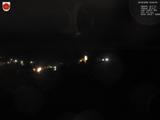 03 : 00