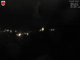 03 : 04