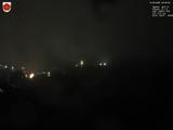 22 : 00