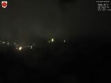 22 : 04