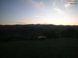 06 : 00