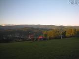 19 : 44