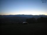 05 : 32