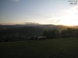 06 : 44