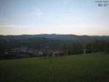 19 : 44