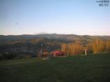 19 : 44