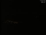 22 : 08