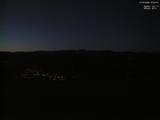 22 : 00