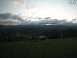 05 : 30