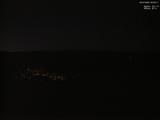22 : 00