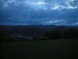 06 : 00