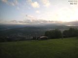 07 : 04