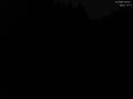 23 : 04