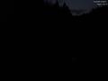 22 : 08